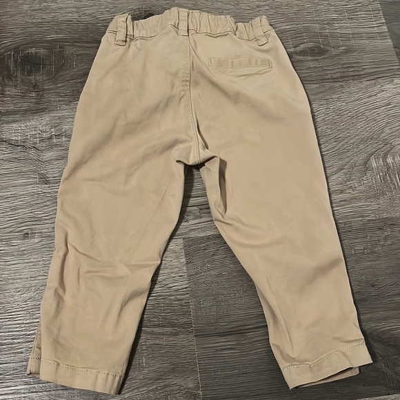 3/$20 Boys H&M Khaki pants size 9-12 months with adjustable waist! - Picture 4 of 4